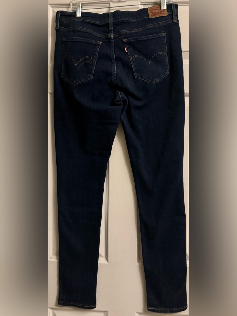 Levi's 311 Shaping Skinny Indigo Jeans with Contrast Stitching - Picture 3 of 10